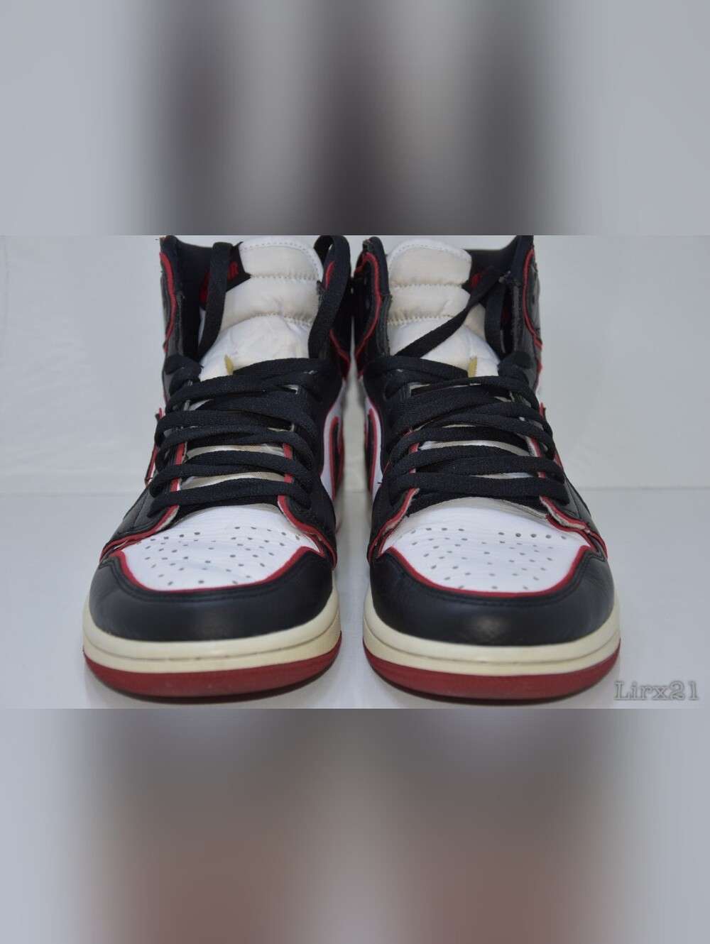Nike Jordan 1 "Bloodline" Size 10M - Picture 4 of 6
